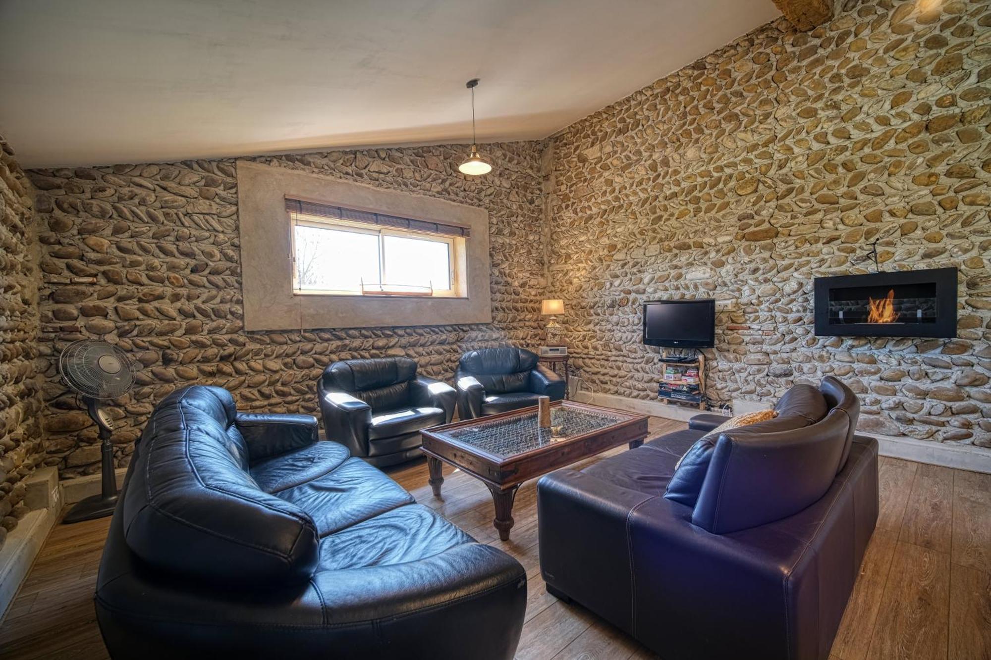 Maison Michonieres - Gite 3 Etoiles - 8 Personnes Miribel  Exterior photo